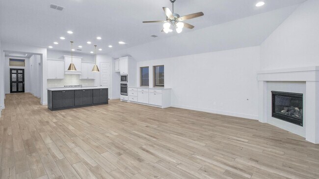 Building Photo - 42843 Manzano St