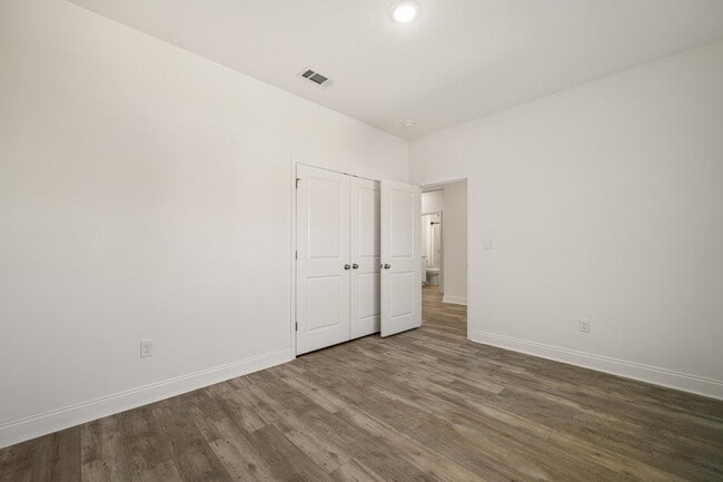 Building Photo - 4902 Kensington Ln