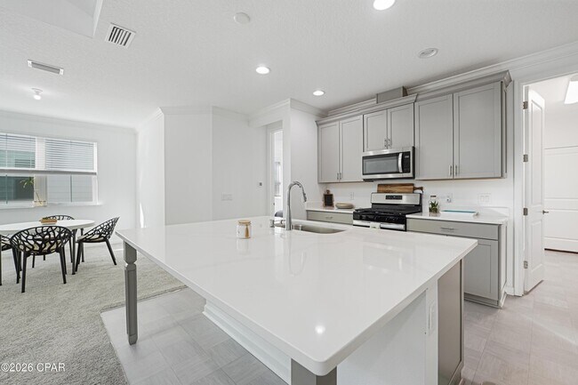 Building Photo - 8746 Sand dollar Dr