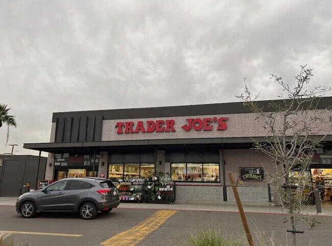 Building Photo - 1275 E University Dr