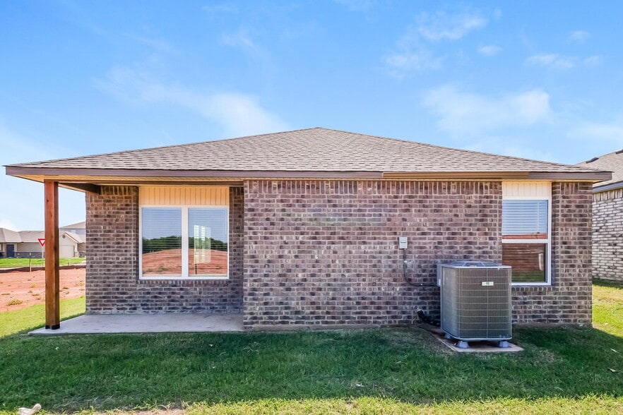 Building Photo - 10061 Blackjack Rd