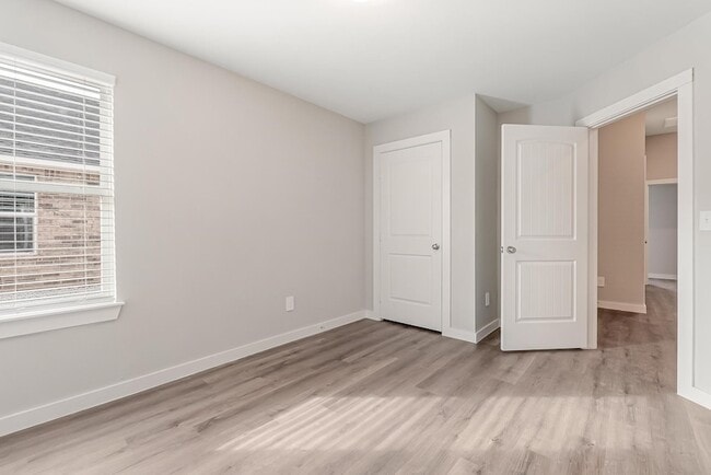 Building Photo - 2701 Baron Ave