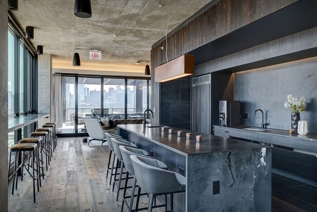 Building Photo - 175 N Ada St