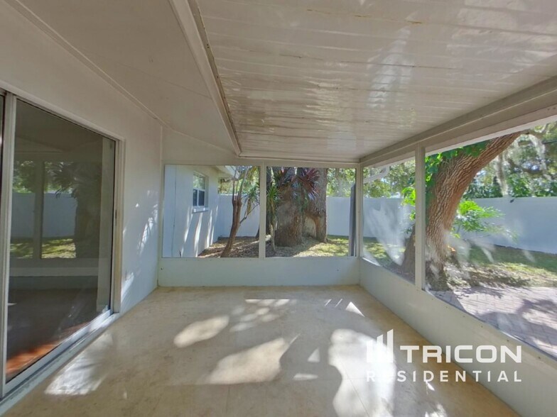 Building Photo - 3181 San Pedro St