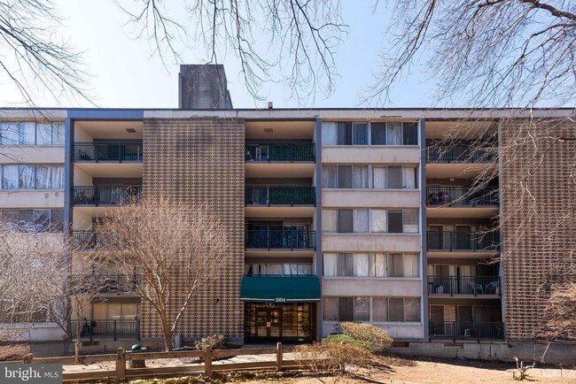 Building Photo - 1804 Metzerott Rd