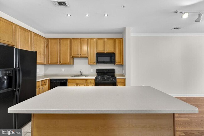 Building Photo - 12001 Market St