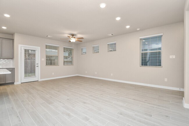 Building Photo - 8515 Rising Stream Dr