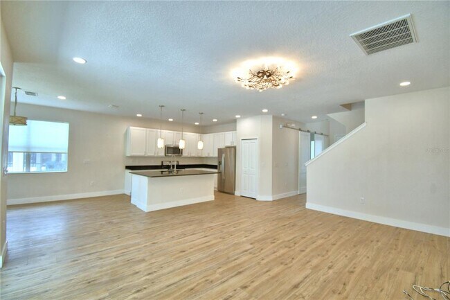 Building Photo - 2673 Calistoga Ave