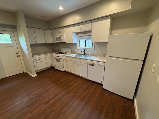Building Photo - Updated 4 bed 1.5 Bath in Omaha