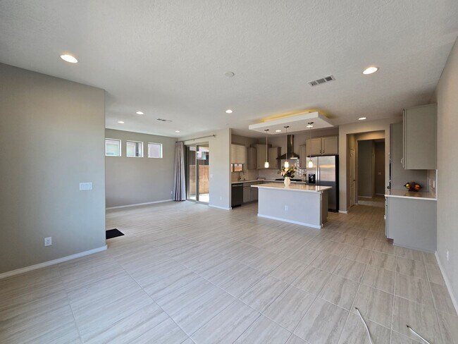 Building Photo - Modern Santa Fe Townhome