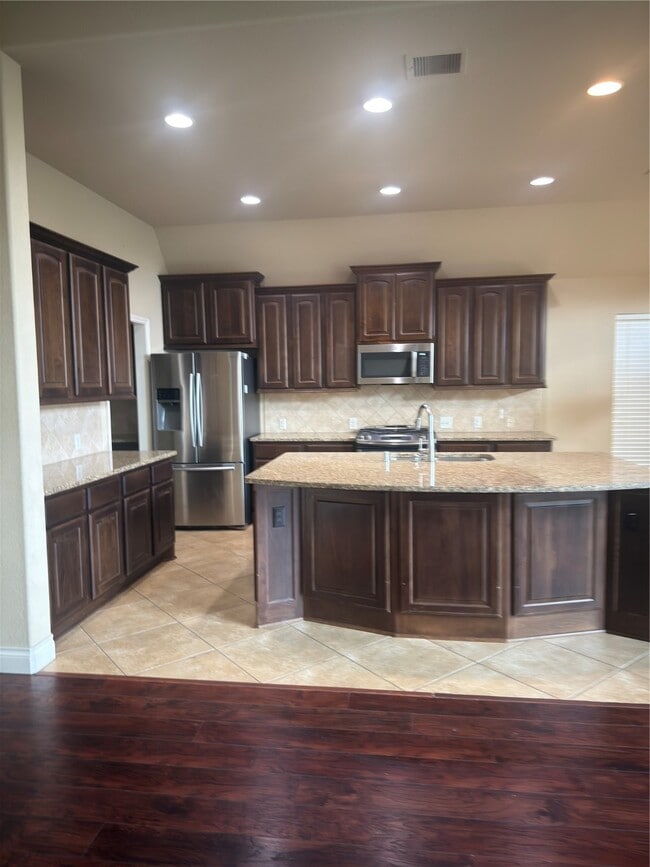 Building Photo - 5318 Stoneridge Ct