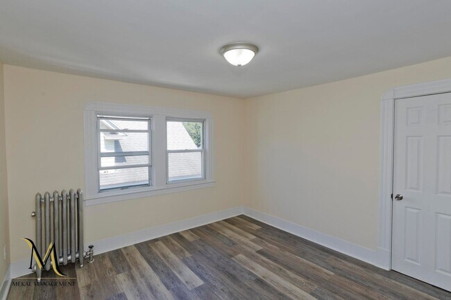 Building Photo - 20 Sachem St