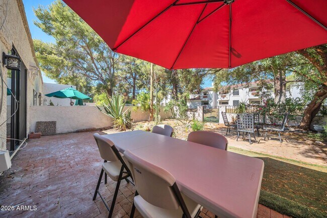 Building Photo - 7368 E Pleasant Run