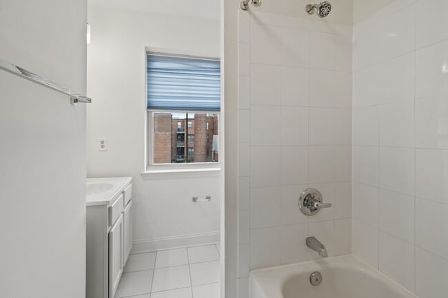 Building Photo - 102 Pilgrim Lndg