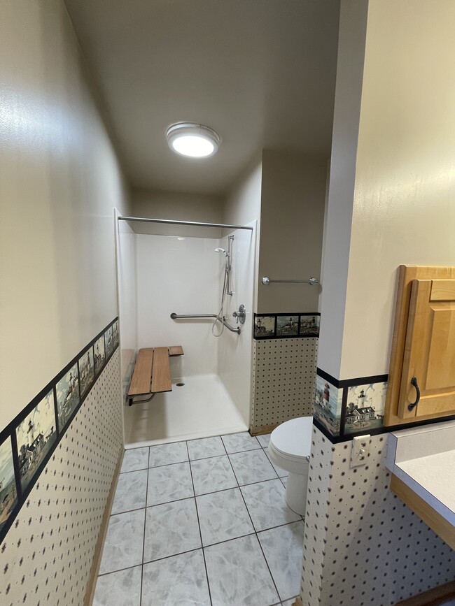 Building Photo - 2318 Storm St