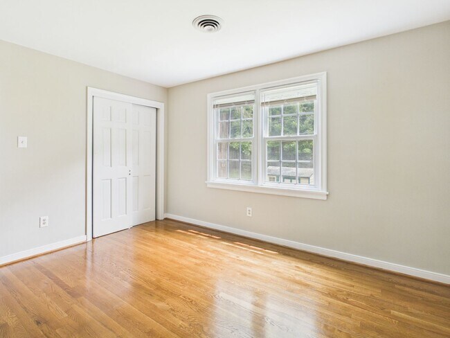 Building Photo - 1519 Chauncey Ln