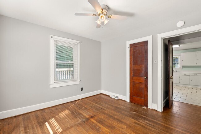 Building Photo - 1540 McCormick St