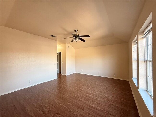 Building Photo - 1713 Primrose Ln