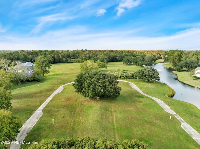 Building Photo - 526 Oakmont Dr