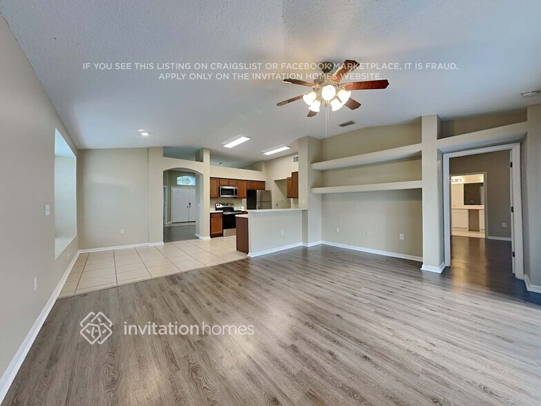 Building Photo - 10109 Deepbrook Dr