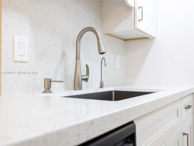 Building Photo - 9955 Westview Dr