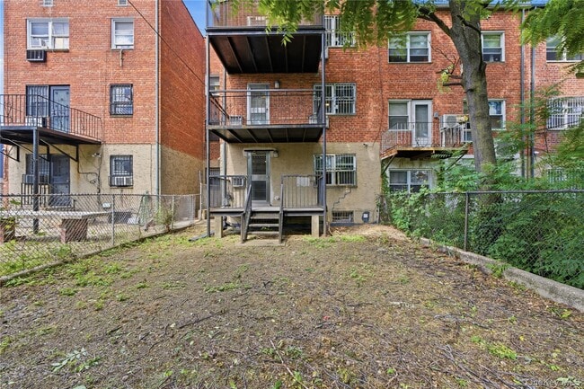Building Photo - 59-17 Kissena Blvd