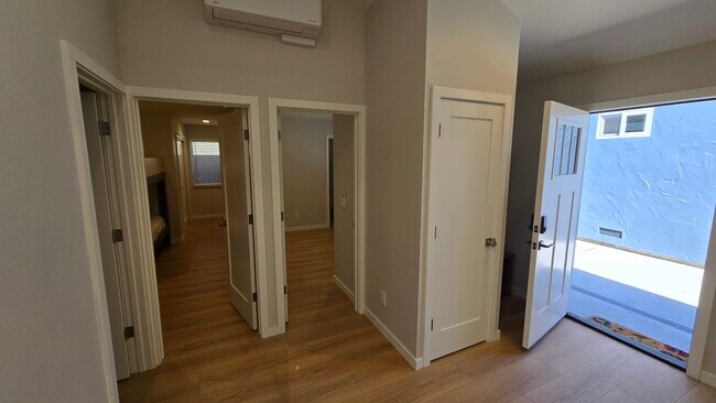 Building Photo - 738 Locust St