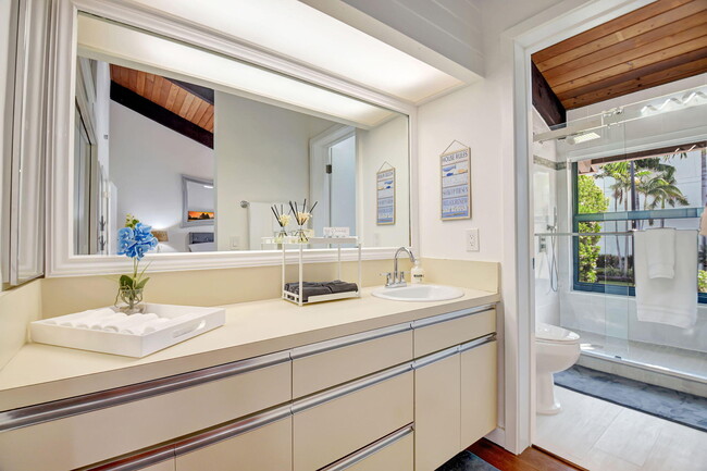 Building Photo - 3543 S Ocean Blvd