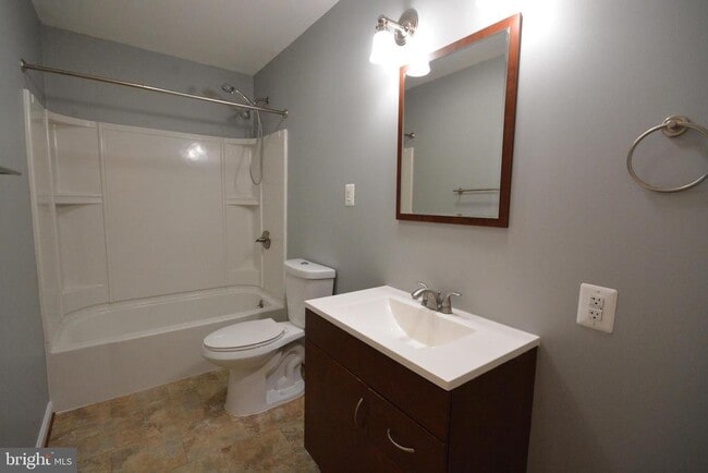 Building Photo - 421 Green Fern Cir