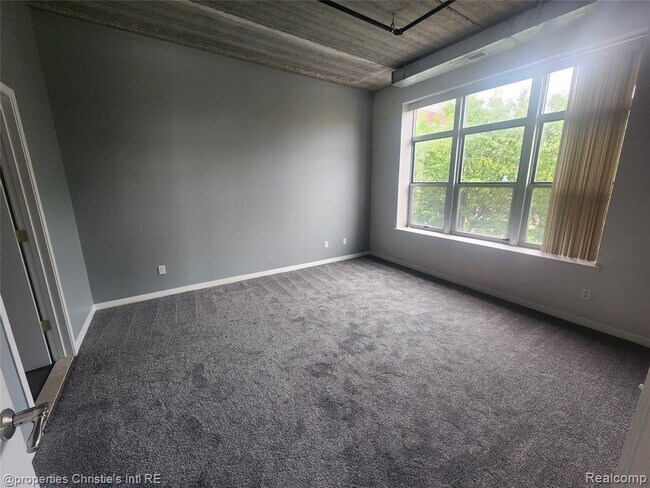 Building Photo - 66 Winder St
