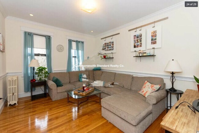 Building Photo - 27 Glenville Ave