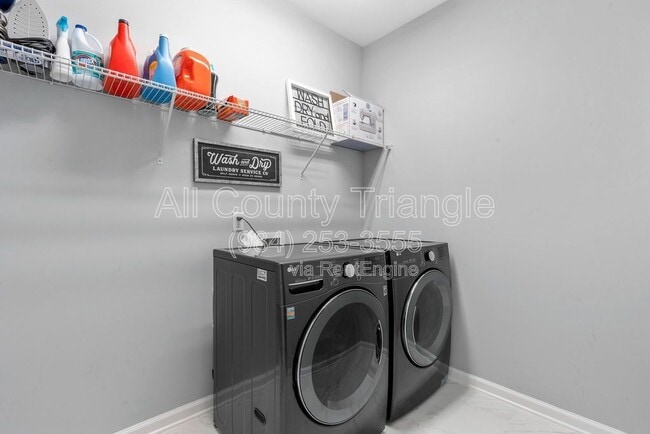 Building Photo - 504 Flip Trail