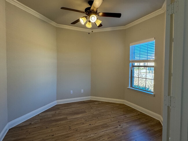 Building Photo - 7836 Cottonwood Dr