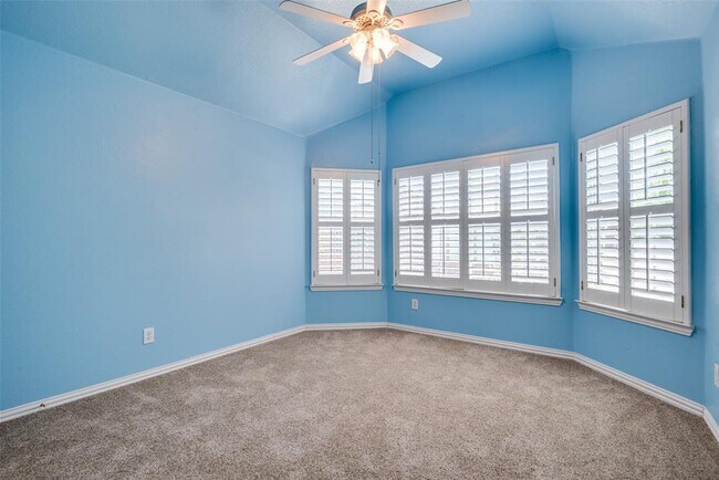 Building Photo - 452 Richmond St