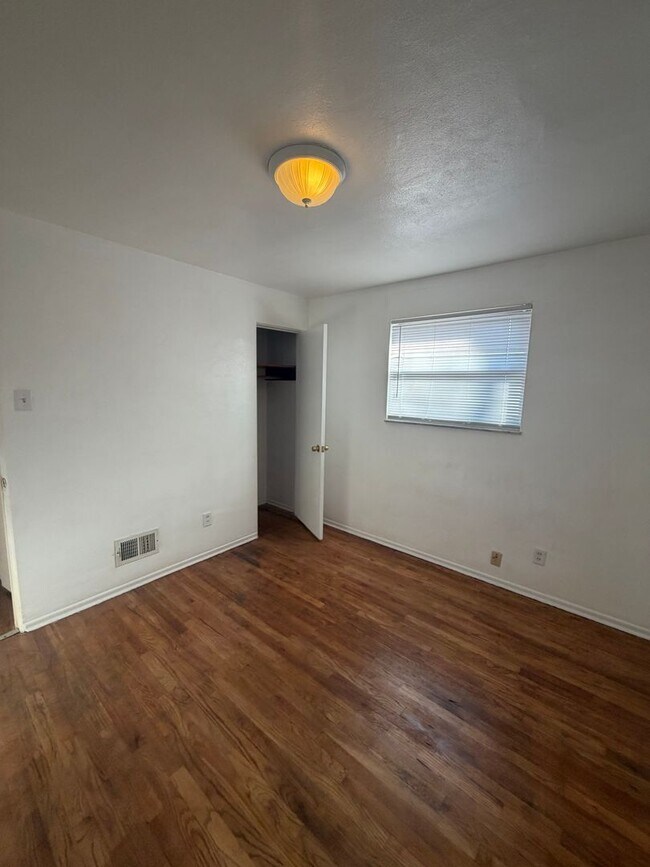 Building Photo - 9065 Bobb Ave