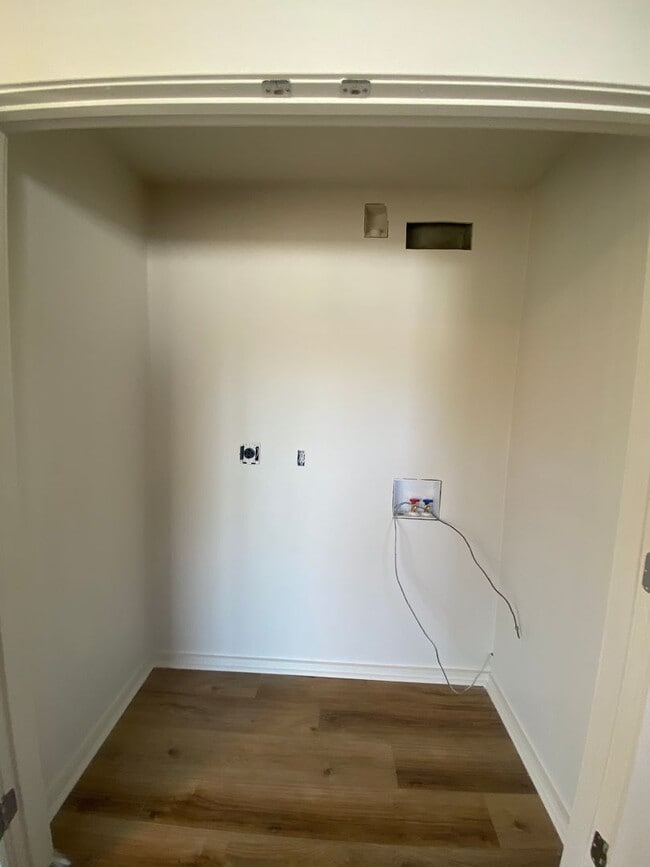 Building Photo - Remodeled 3bed/1bath Home