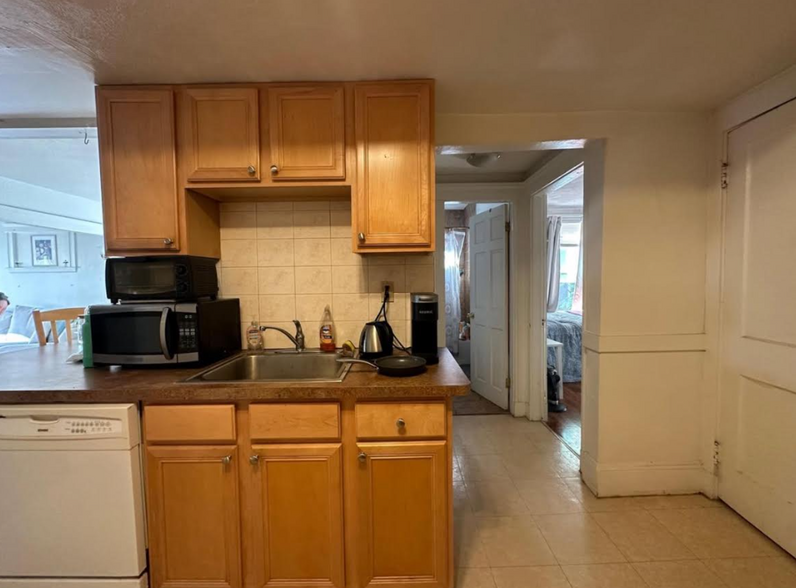 Primary Photo - 223 Summer St