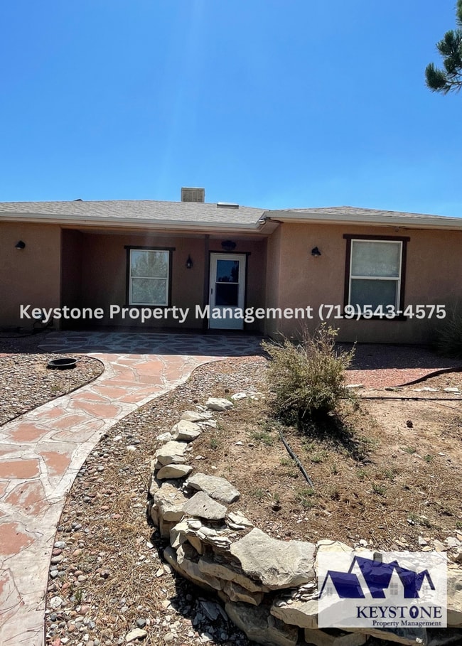 Building Photo - Horse Property with Corrals/Stables - Home...