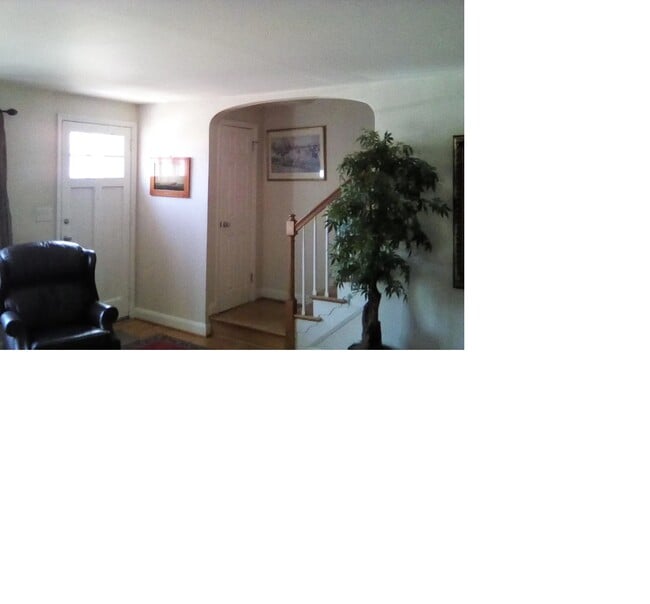 Building Photo - 7028 Heathfield Rd