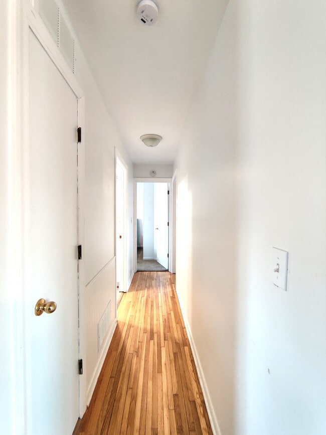 Building Photo - 540 Erma Dr