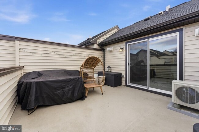 Building Photo - 2818 Dart Dr