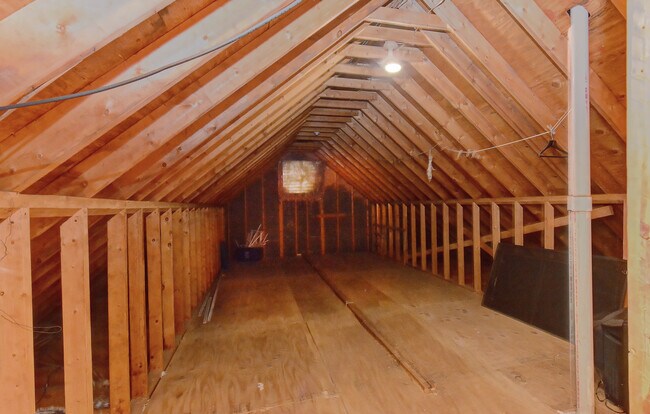 Building Photo - 801 Brightwood Ln