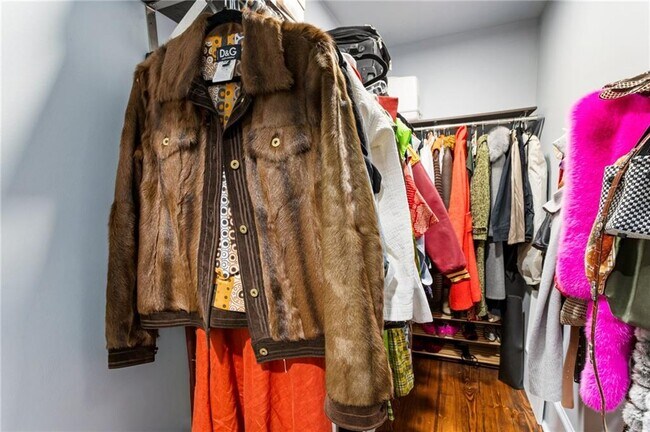 Building Photo - 95 Vannoy St SE