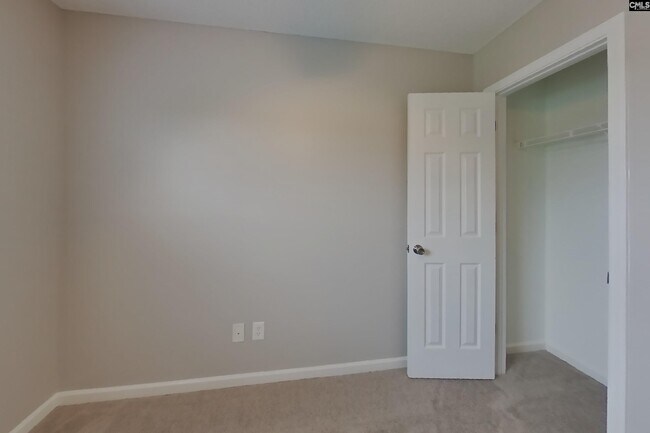 Building Photo - 324 Valley Heights Ln