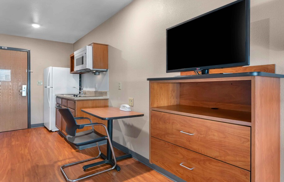 Building Photo - Furnished Studio-Jacksonville - North