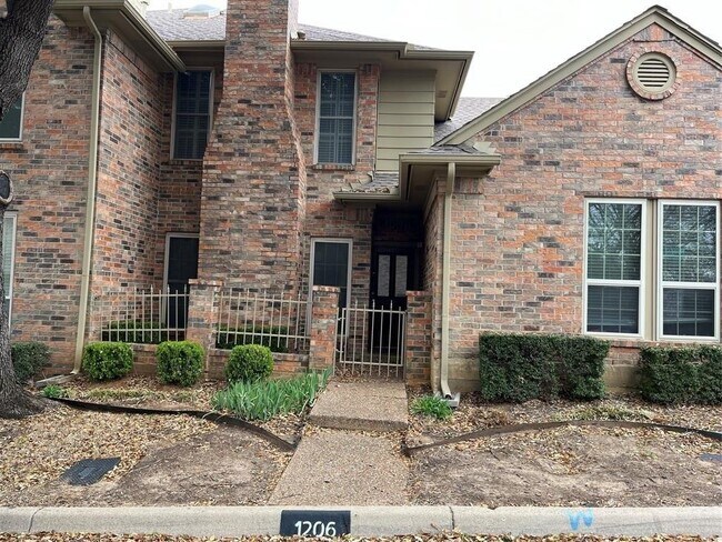 Building Photo - 1206 Wooded Trail
