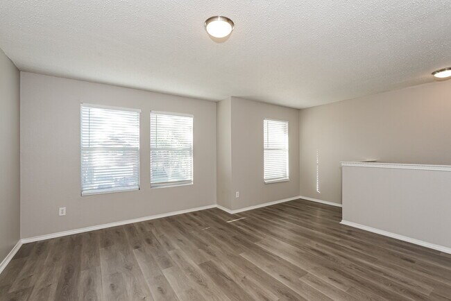 Building Photo - 532 Hertford St