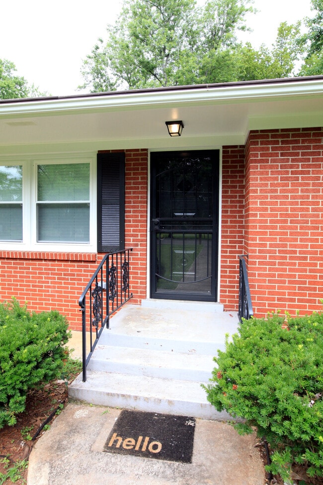 Building Photo - 308 S Baird Ln