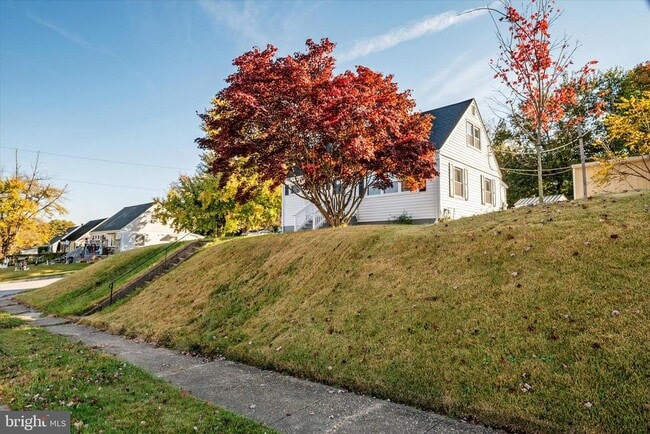 Building Photo - 741 Silver Creek Rd