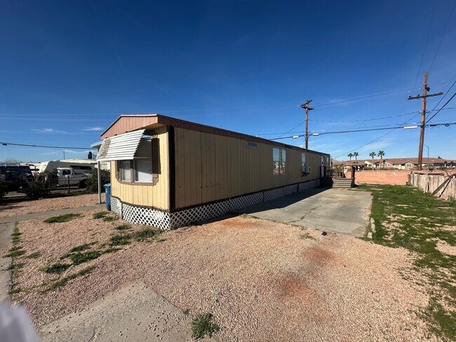 Building Photo - 201 Shoshone Ln